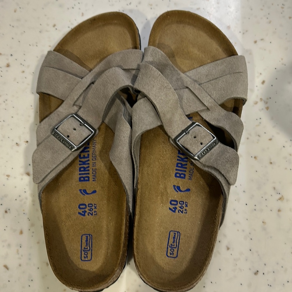 Brand new Lugano soft footbed in stone coin suede